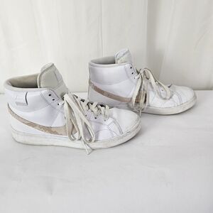Nike Court Royale 2 Mid White leather beige Snakeskin Swoosh lifestyle hightop 9